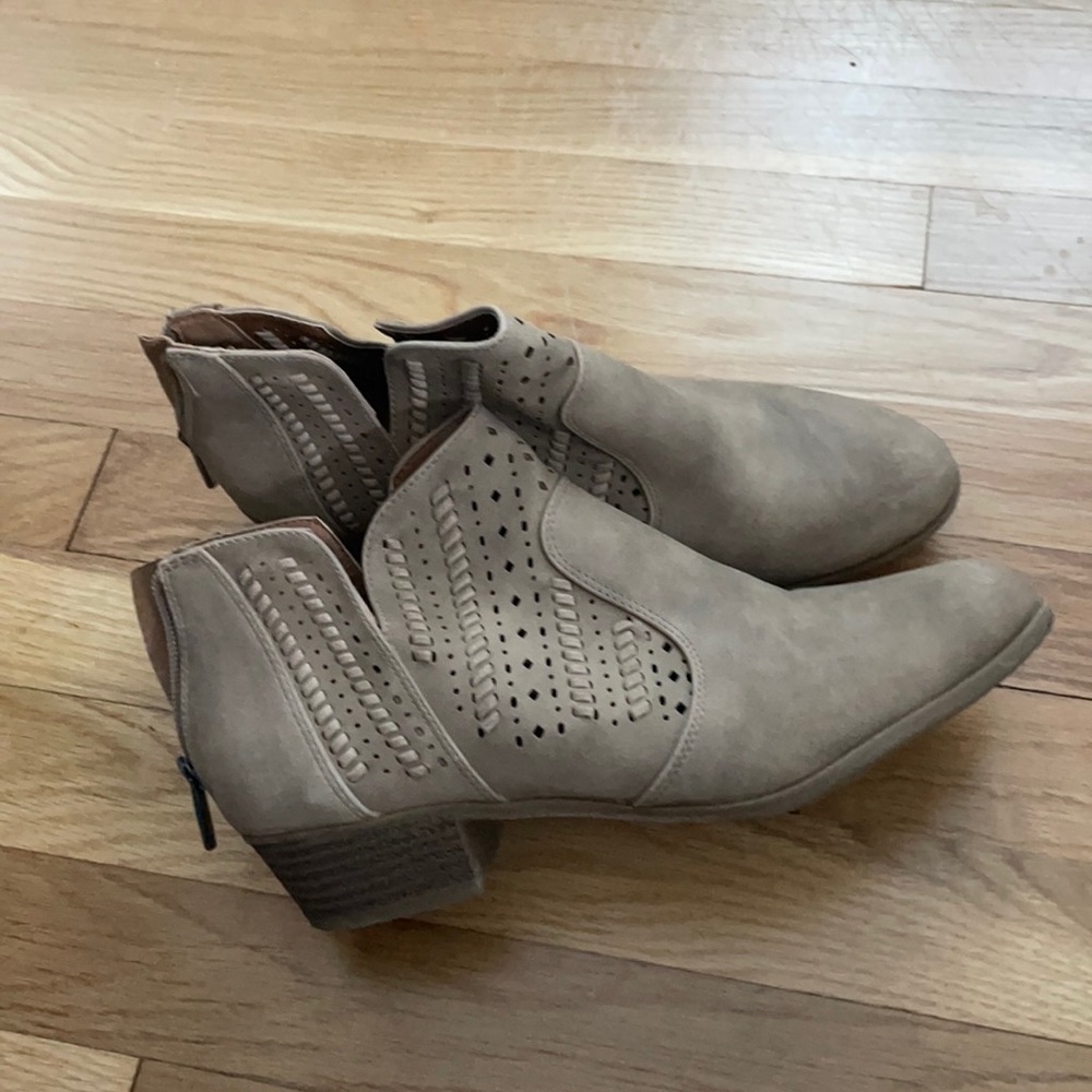 Indigo rd. Booties, size 8, very gently used condition